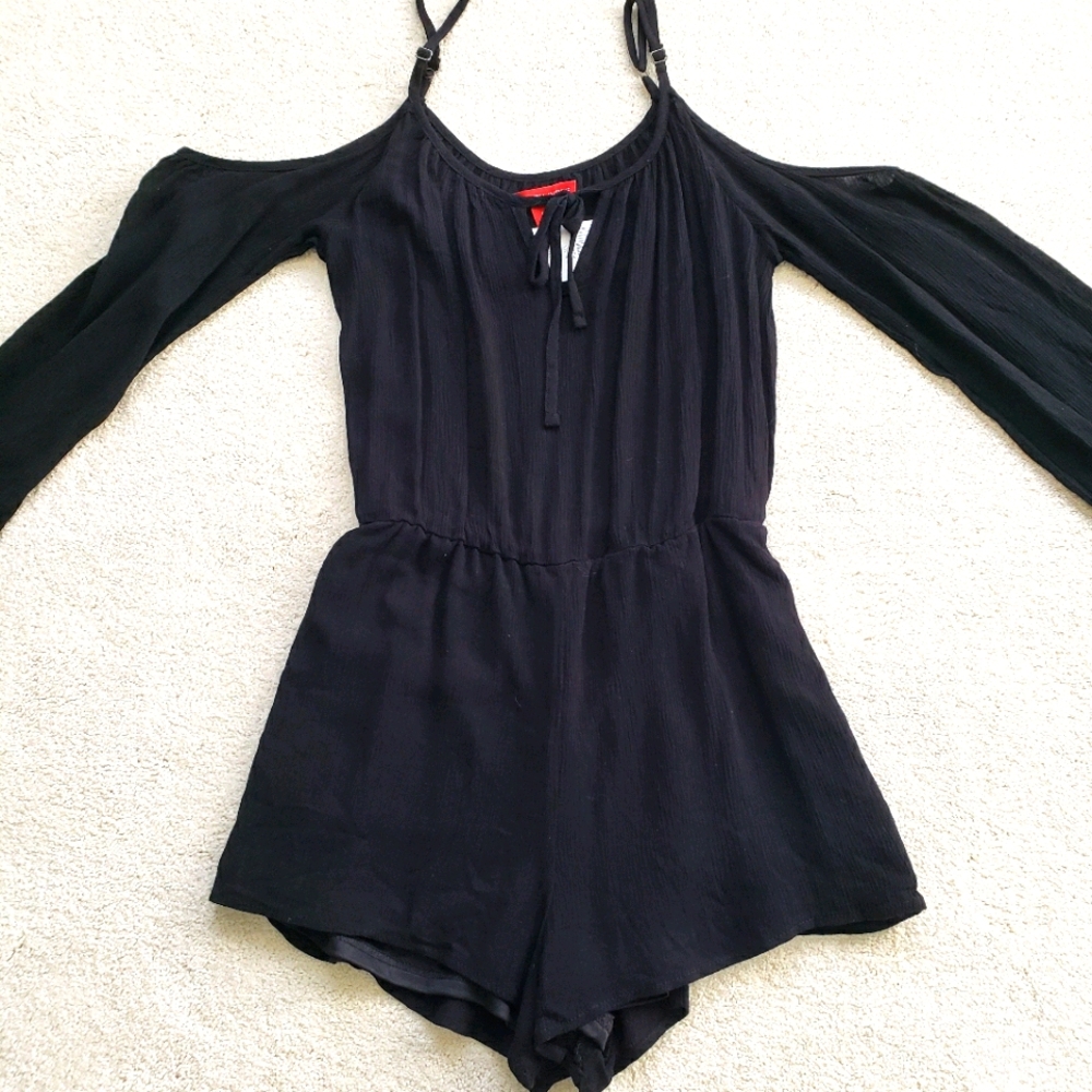NWT Saks Fifth Ave Black Cold Shoulder Romper szS